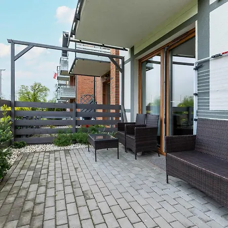 Διαμέρισμα Spacious With Parking And Terrace In By Renters Puck