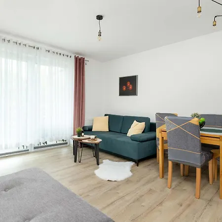 Spacious With Parking And Terrace In By Renters Διαμέρισμα