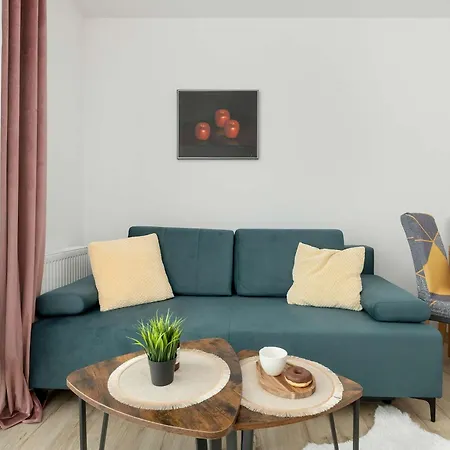 Διαμέρισμα Spacious With Parking And Terrace In By Renters *