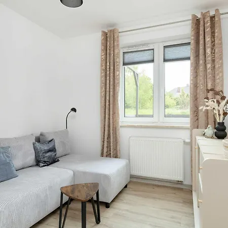 Spacious With Parking And Terrace In By Renters