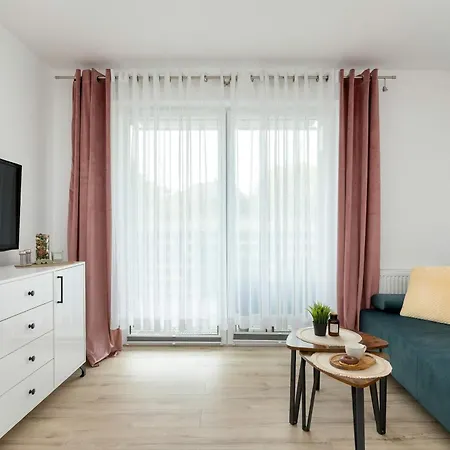 Spacious With Parking And Terrace In By Renters Διαμέρισμα *
