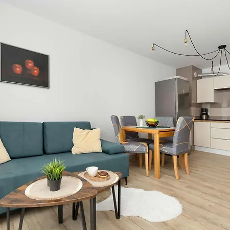 דירה Spacious With Parking And Terrace In By Renters פוק